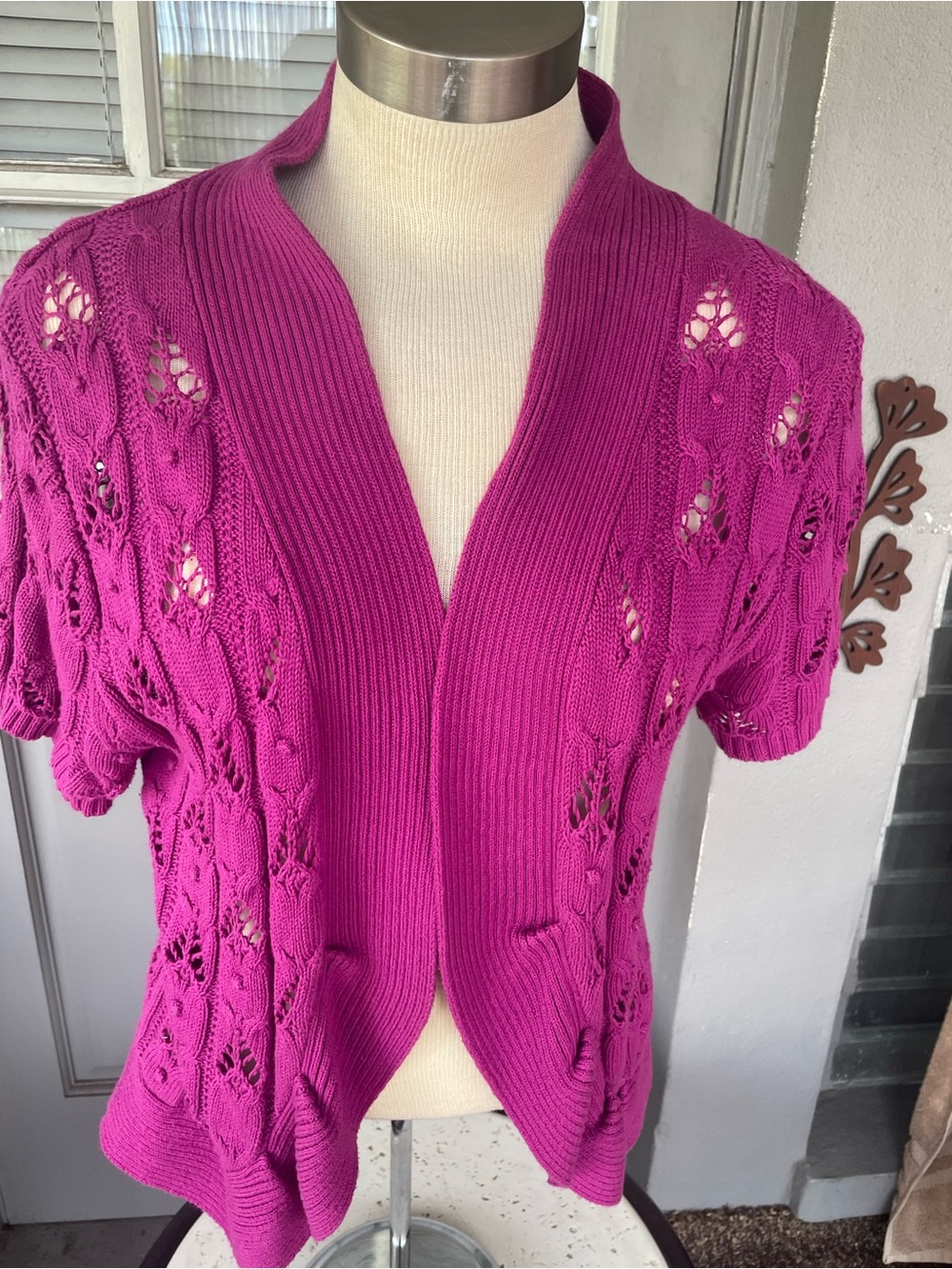 Jaclyn Smith Fuchsia Open-Front Knit Short-Sleeve Sweater